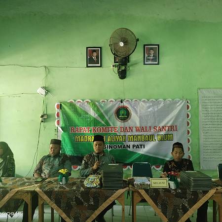 Penerimaan raport MA Manbaul Ulum Semester Ganjil Tp.2024-2025